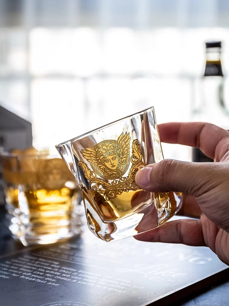 Medusa Gold Head Painted Whisk - Wine Beer Liquor 评论和价格